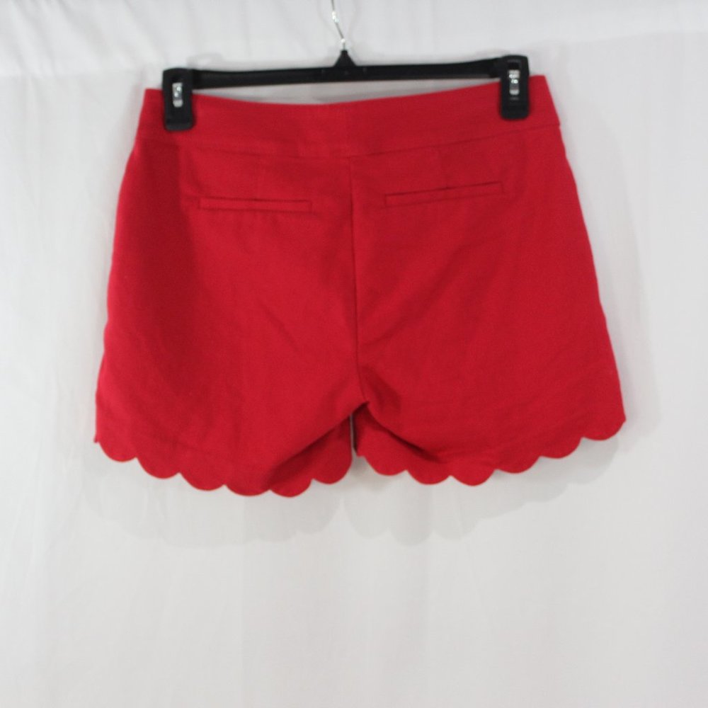 Isaac Mizrahi Red Scalloped Hem Shorts - Picture 3 of 4